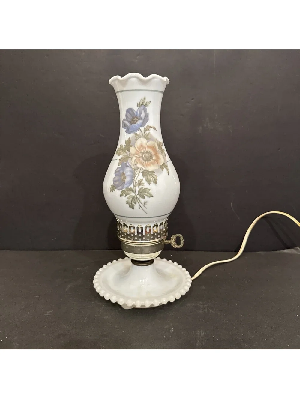 Vtg Hand Painted Milk Glass Electric Hurricane Hobnail Table Bedside Lamp 12.5”H